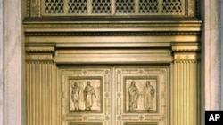 Bronze doors with eight bas-relief panels depicting scenes in the development of Western law by John Donnelly & Sons