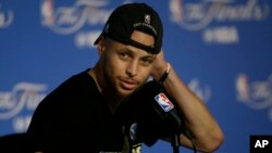  La vedette des Golden State Warriors, Stephen Curry, Oakland, Californie, le 12 juin 2017