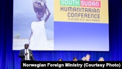 Menteri Luar Negeri Sudan Selatan Barnaba Marial Benjamin memberikan pidato pada konferensi donor di Norwegia untuk Sudan Selatan pada Selasa (20/5). 