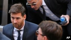 Lionel Messi llegó desde temprano al tribunal en Barcelona.