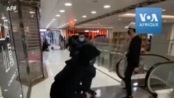 Hong Kong: des policiers en civil matraquent des manifestants