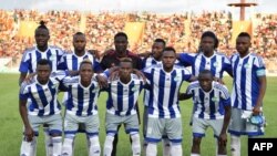 Les joueurs de la Sierra Leone avant le match contre la Côte d'Ivoire, au Stade de la Paix de Bouaké, Côte d'Ivoire, le 3 septembre 2016.