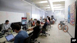 Suasana di kantor inkubator teknologi MuckerLab di Santa Monica, California. (Foto: Dok)