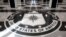 ARCHIVO: El sello de la Agencia Central de Inteligencia se muestra a la entrada de la sede de la CIA en McLean, Virginia, EE. UU., el 24 de septiembre de 2022. REUTERS/Evelyn Hockstein/Foto de archivo