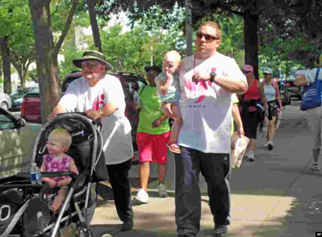 “为治愈而赛”步行活动