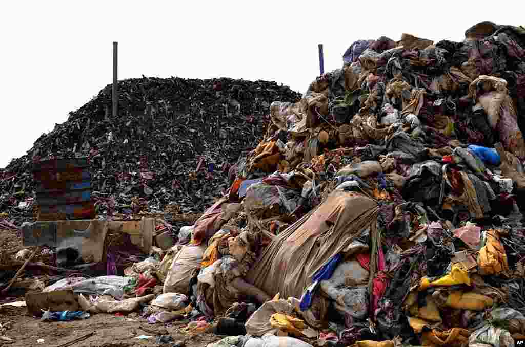 Piles of tsunami debris along the northeast Japanese coast, March 9, 2012. (VOA - S. L. Herman)