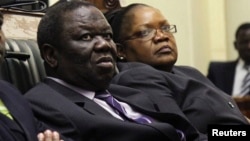 Pane mashoko ekuti Amai Joice Mujuru vangangobatana naVaMorgan Tsvangirai kana vakazopinda mune zvematongerwo enyika