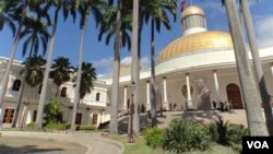 La nueva Asamblea Nacional será la primera vez en 17 años que los rivales de la revolución socialista comenzada por el fallecido presidente Hugo Chávez controlen una institución en el país sudamericano. [Foto: Alvaro Algarra, VOA].