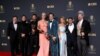 Para pemeran serial Ted Lasso (dari kiri ke kanan) Jeremy Swift, Phil Dunster, Brett Goldstein, Hannah Waddingham, Jason Sudeikis, Juno Temple, Nick Mohammed dan Brendan Hunt, tampil bersama dalam Emmy Awards di Los Angeles pada 19 September 2021. (Foto: Reuters/Mario Anzuoni)