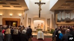 La policía recibió una llamada desde la iglesia Madre Misericordiosa alertando de un robo.