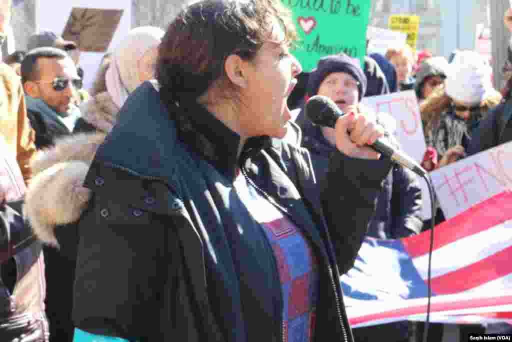 There were celebrations of the court order issued Feb. 3, 2017, by a Washington state judge temporarily halting President Donald Trump's executive order banning travel to the U.S. from several Middle Eastern countries. (S. Islam/VOA)