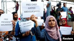 Des manifestants demandant la libération des opposants emprisonnés à Malé, Maldives, le 9 février 2018.