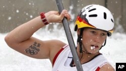 La atleta alemana Jennifer Bongardt fue una de la que se dejó tentar por la mota de los tatuajes olímpicos. 