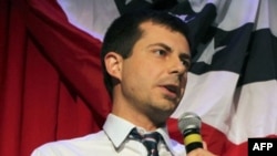 El alcalde de South Bend, Pete Buttigieg, dijo que se está lanzando al emergente campo demócrata del 2020, desafiando a Donald Trump, con el objetivo de convertirse en el primer candidato presidencial abiertamente gay.