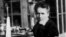 La physicienne et chimiste Marie Curie a vu son nom systématiquement accolé à celui de son époux pour ses recherches. 