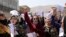 Mujeres participan en una protesta para exigir derechos bajo el gobierno talibán, en Kabul, Afganistán, el 3 de septiembre de 2021.