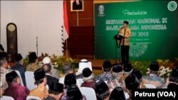 Presiden RI Joko Widodo membuka Munas IX MUI di Gedung Negara Grahadi, Surabaya, Selasa 25 Agustus 2015 (Foto: VOA/Petrus).