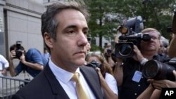 Michael Cohen, exabogado personal del presidente Donald Trump, mientras parte de un tribunal federal después de llegar a un acuerdo de culpabilidad en Nueva York el 21 de agosto.