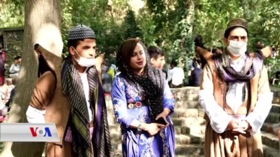 کارکردنی ژنان و پیاوان بەیەکەوە لە هەورامان