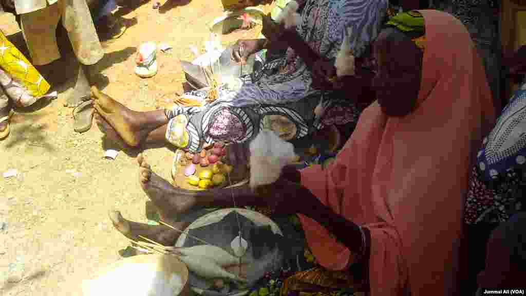 Wasu mata suna kadi a Agayawa jihar Katsina Nigeria