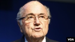 ທ່ານ Sepp Blatter ປະທານອົງການ​ຄຸ້ມຄອງ​ເຕະບານ​ໂລກ ຫຼື FIFA.