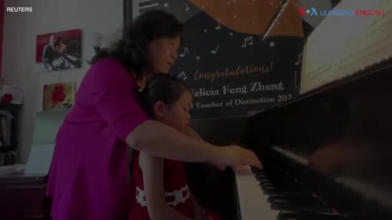 Four-year-old Girl Became Piano Player in One Year