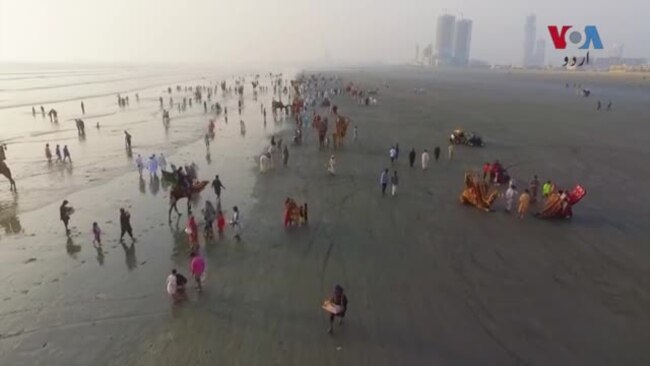 کراچی کے ساحل پر کچرا بڑے خطرے کا سبب
