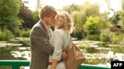 Oven Vilson i Rejčel Mekadams u novom filmu Vudija Alena "Ponoć u Parizu"