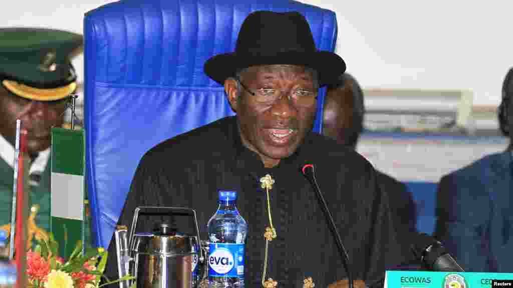 Nigeria's President Goodluck Jonathan attends the 43rd ECOWAS meeting in Abuja July 17, 2013.