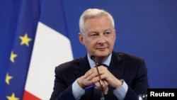 法國財政部長佈呂諾·勒梅爾（Bruno Le Maire）2022年9月26日在巴黎法國財政部出席記者會，介紹法國2023財政年度預算計劃。（資料圖片）