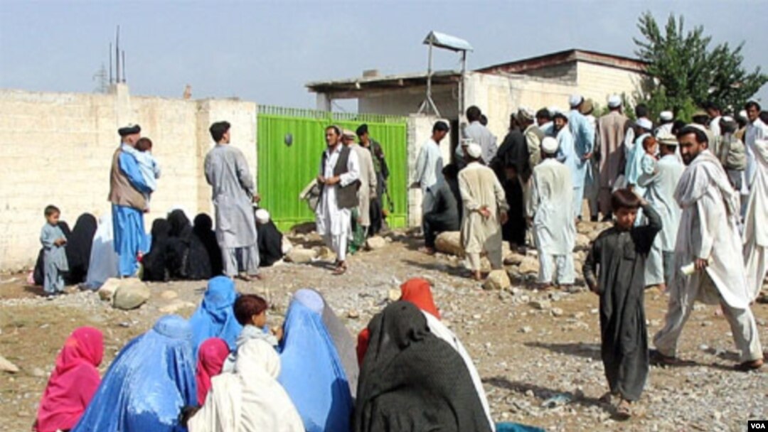 Minoritas Syiah Pakistan dalam perayaan Idul Fitri di daerah Kurram, Pakistan barat laut.
