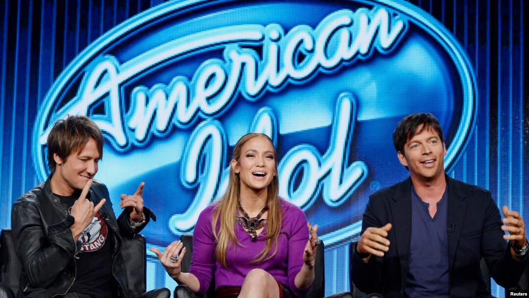 Para juri "American Idol", dari kiri, Keith Urban, Jennifer Lopez dan Harry Connick, Jr. (Foto: Dok)