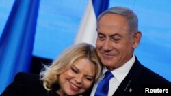Waziri mkuu mpya wa Israel Benjamin Netanyahu na mke wake Sara Netanyahu baada ua kuchaguliewa tena. Novemba 2, 2022.