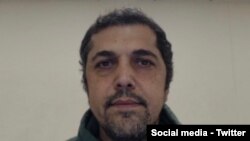 پلیس مهاجرت و گمرک آمریکا، عیسی هاشمی، همسرش مریم طهماسبی، و پسرشان را در لس‌آنجلس، کالیفرنیا دستگیر کرد. (امنیت داخلی-توییتر)
