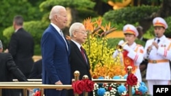 Tổng thống Mỹ Joe Biden tại lễ đón do Tổng bí thư Việt Nam Nguyễn Phú Trọng chủ trì tại Phủ Chủ tịch ở Hà Nội hôm 10/9.