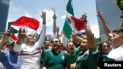 Los mexicanos celebraron el domingo, 17 de junio de 2018, en las calles de la Ciudad de México, el triunfo de su selección ante Alemania en el Mundial de Rusia.