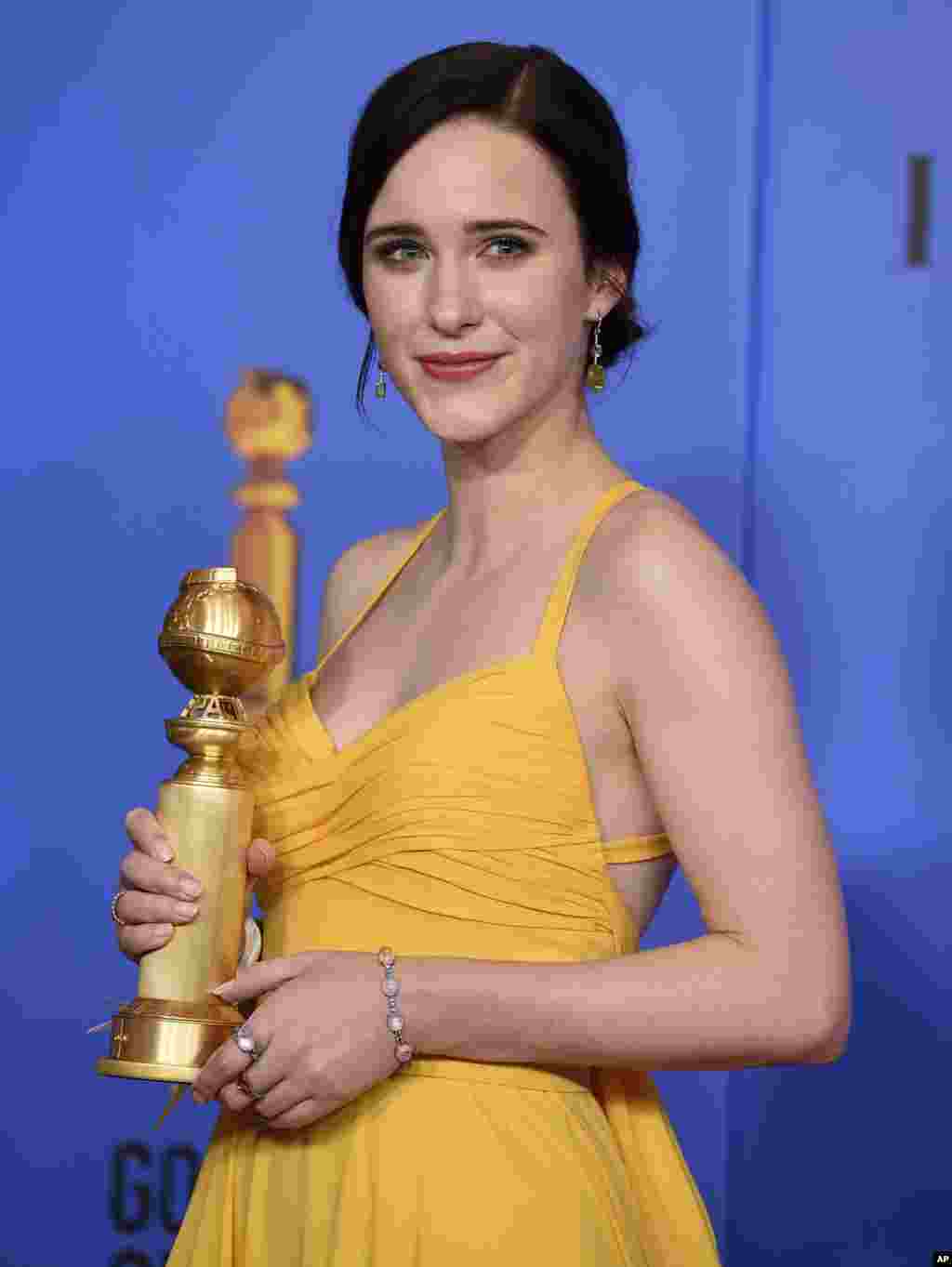 راشل براسناہن نے بہترین اداکارہ ٹی وی سیریز &rsquo;دی مارولیس مسز میزل&lsquo; کا ایوارڈ حاصل کیا۔