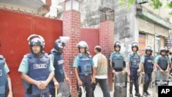 জামায়াতে ইসলামি দপ্তরের বাইরে পুলিশের অবস্থান ( ঢাকার সংগ্রাম পত্রিকার সৌজন্যে প্রাপ্ত)