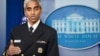 ARCHIVO - El director nacional de Salud Pública, Vivek Murthy, habla durante la sesión informativa diaria en la Casa Blanca, en Washington, el 15 de julio de 2021.