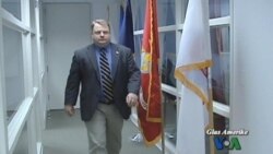 Ukidanje 'Ne pitaj, ne govori' za bojnika Almyja okončavanje jednog bolnog poglavlja