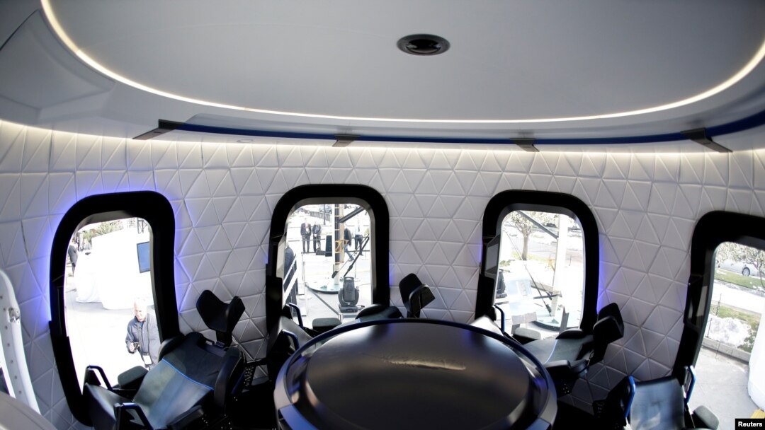 Vista interior de una réplica de la cápsula Blue Origin. Colorado Springs, Colorado, 5-4-17. REUTERS/Isaiah J. Downin.g