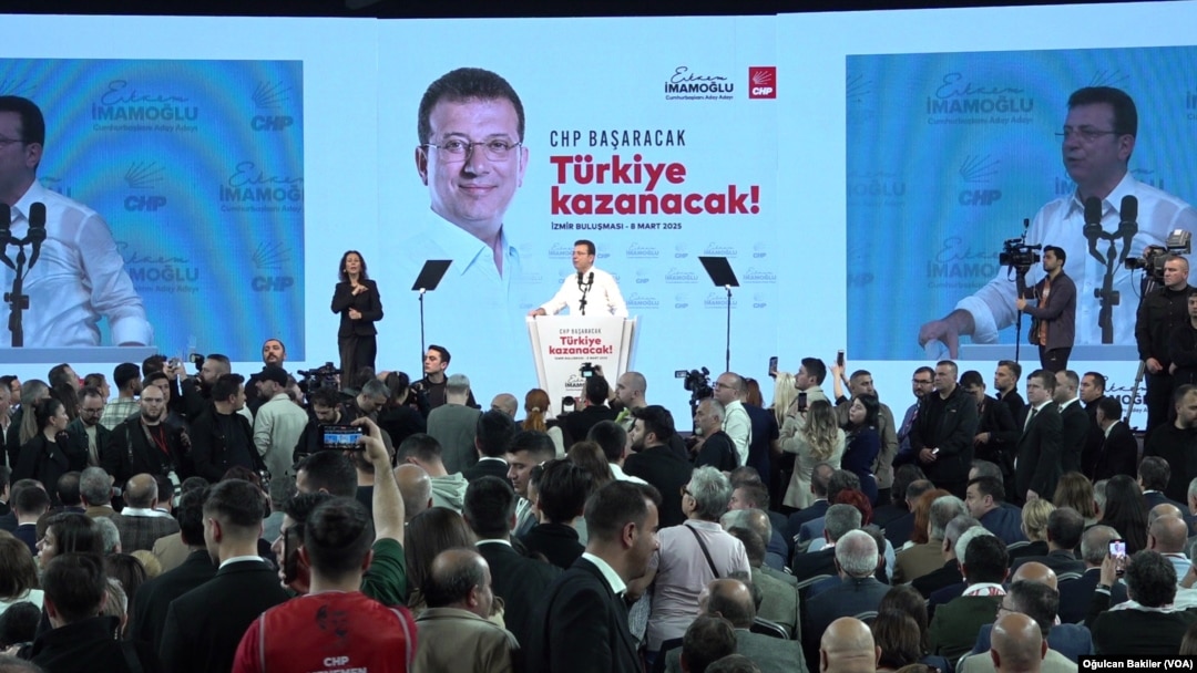 İBB Başkanı Ekrem İmamoğlu, CHP'nin Cumhurbaşkanı adayı olmak için ön seçimde adaylığını açıkladı ve çalışmalarını sürdürüyor. 
