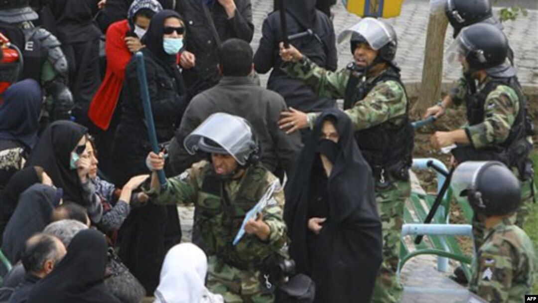 AQSh birinchi bor Eron arboblarini huquqiy masalada to’g’ridan-to’g’ri urmoqda. Xususan, o’tgan yilgi prezident saylovlari paytida aholiga qarshi tazyiqlar haqida gap ketmoqda.