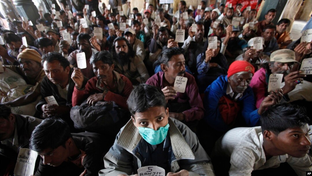 Nelauan India yang ditahan di Karachi, Pakistan, Minggu, 25 Desember 2016. Pejabat Pakistan mengatakan 220 nelayan India telah dibebaskan dari penjara di Karachi.