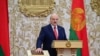 Lukashenko asume presidencia de Bielorrusia pese a protestas