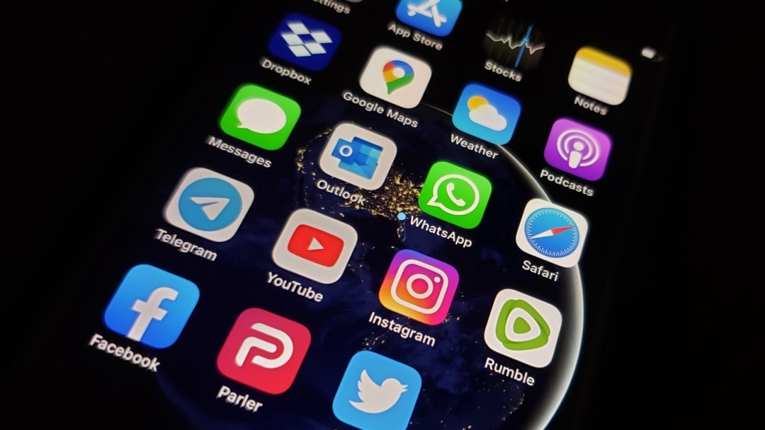 Busty porno yulduz Esperanza Gomes jinsiy mabuda kabi sikiklari