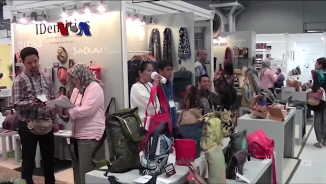 VOA Pop News: Around the World Festival & NY Now (1)