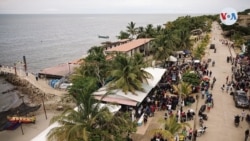 The Colombian port town of Necoclí is a transit point for migrants aiming to cross the Gulf of Uruba to Capurganá, another Colombian town. From there, many attempt a difficult trek through Panama’s Darien Gap. (David Hernández/ VOA)