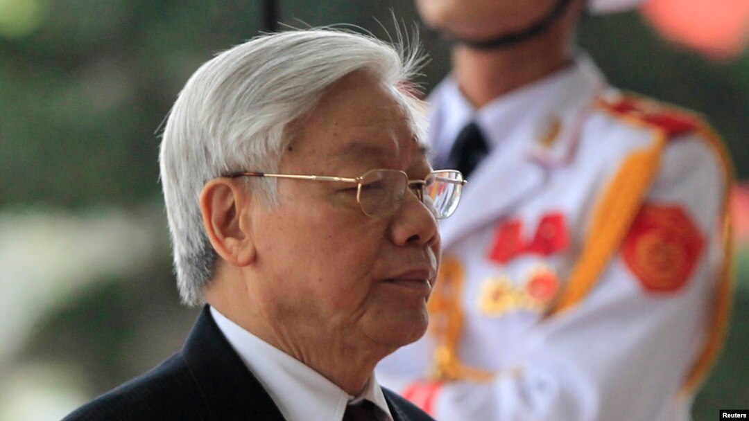 Tổng Bí thư Nguyễn Phú Trọng đến dự lễ kỷ niệm 85 năm ngày thành lập đảng cộng sản Việt Nam tại Hà Nội, ngày 2/2/2015. 