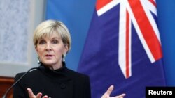 Menteri Luar Negeri Australi Julie Bishop dalam konferensi pers dengan Menteri Luar Negeri Hungaria Peter Szijjarto (tidak tampak dalam foto) di Budapest, Hungaria, 22 Februari 2018